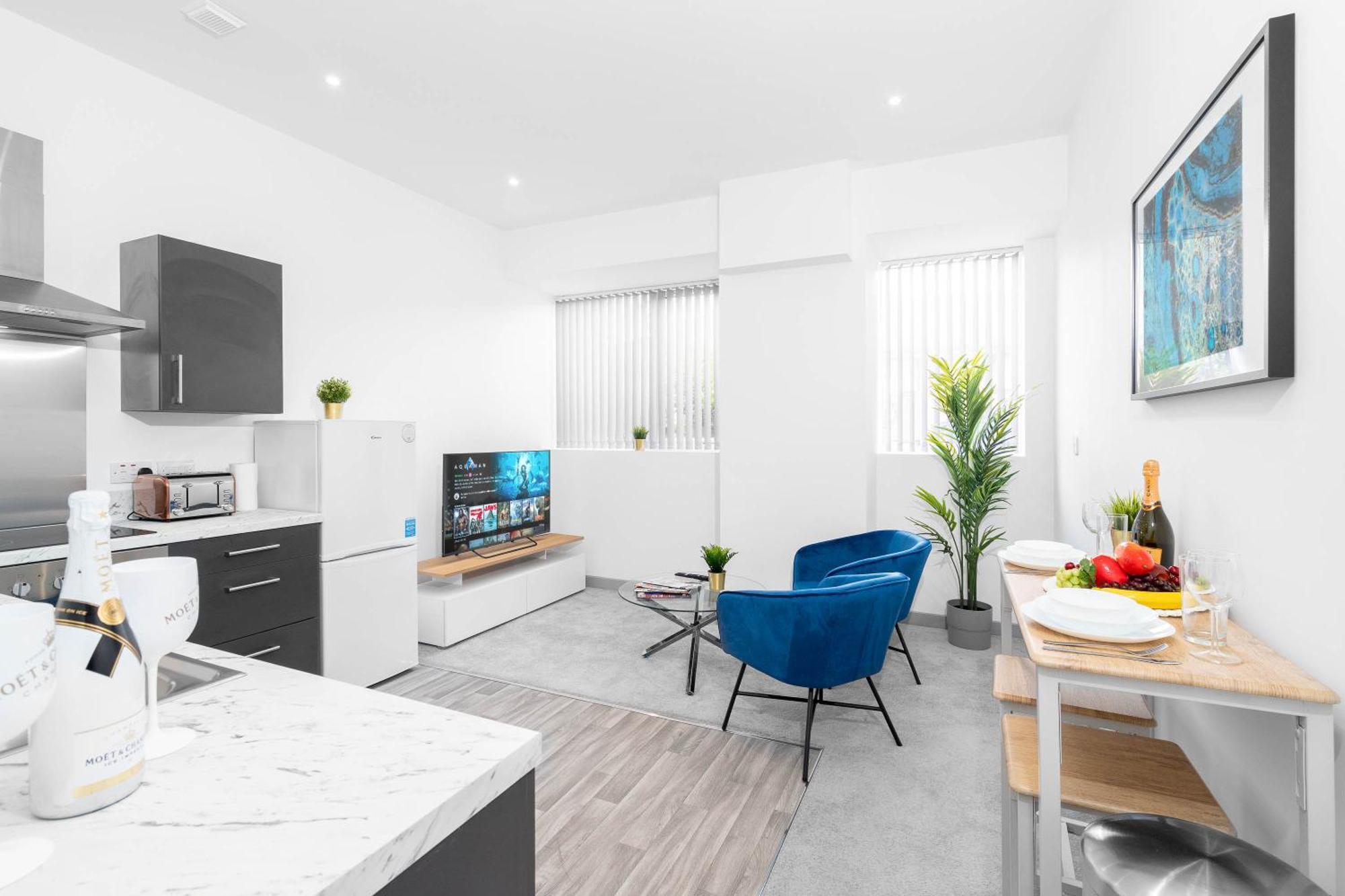 Modern Apartment In Brierley Hill - Secure Parking - Wifi & Netflix - Excellent Value - 11O Exterior photo